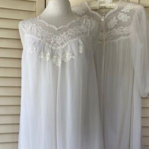 1960's Seamprufe Waltz Length Peignoir Set